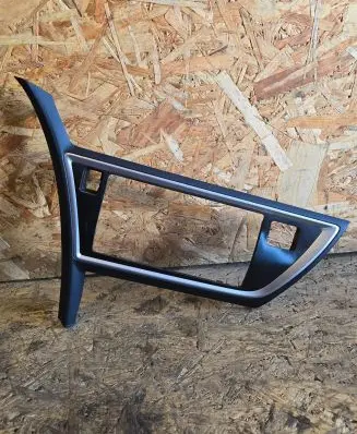 Toyota Auris E180 Radio/GPS head unit trim 5540502430 5540502440