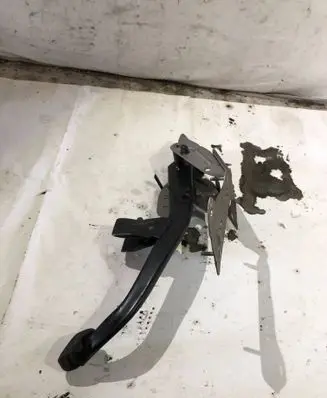 Ford Focus Brake pedal 4M512467AP