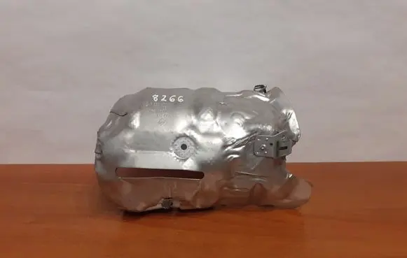 BMW 1 F40 Heat shield in engine bay 8266 8585807