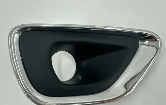 Jeep Grand Cherokee Front fog light trim/grill 68143082AB