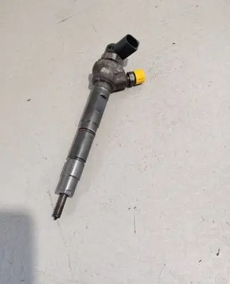 Volkswagen Golf Plus Fuel injector 03L130277J