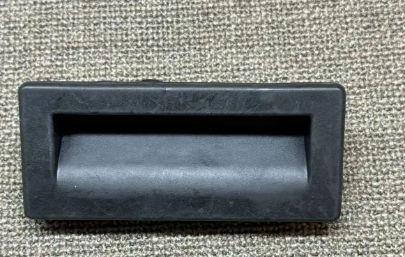Skoda Superb B8 (3V) Tailgate opening switch 3V0827566