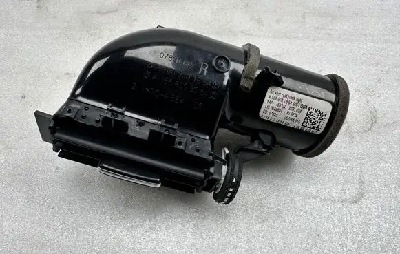 Mercedes-Benz GL X166 Air vent grill in roof A1668301654