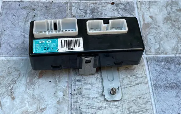 Hyundai Santa Fe Other relay 952302B220
