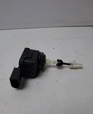Mercedes-Benz ML W164 Headlight level adjustment motor A0008201608