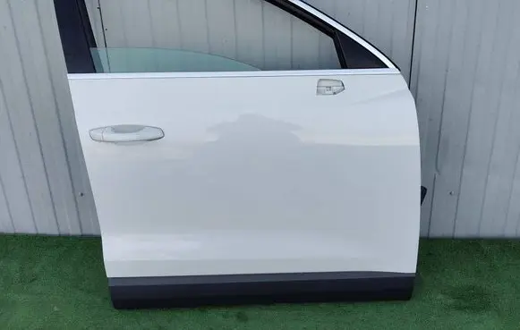 Audi Q3 F3 Front door 