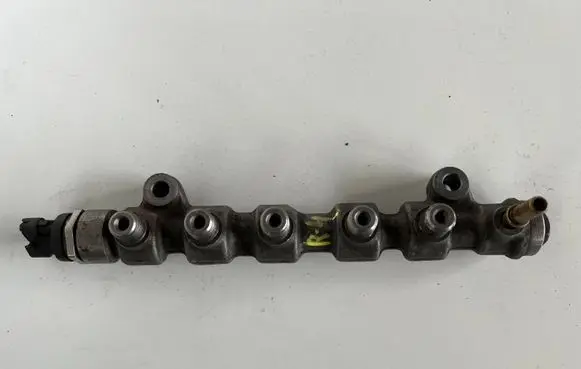 Renault Laguna III Fuel main line pipe 8200613066 0445214142 055066L4
