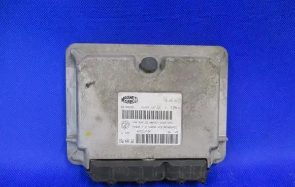 Fiat Panda II Engine control unit/module 55196262 6160112701 4KSEL4C5F