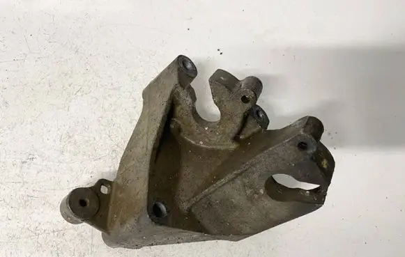 Honda Accord Engine mounting bracket