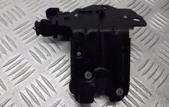 Audi A3 S3 8P Tailgate exterior lock 8P4827505B