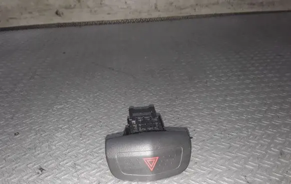 Nissan Primera Hazard light switch 06016