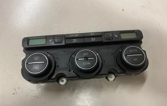 Volkswagen Tiguan Climate control unit 1K0907044DA 5HB01010601