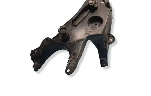 Volvo S90, V90 Fender mounting bracket 31378984