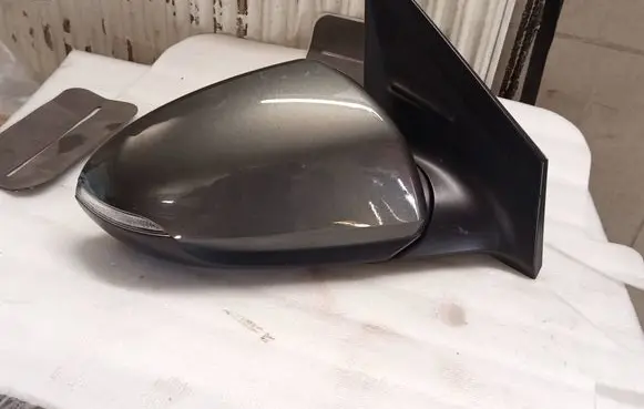 Front door electric wing mirror