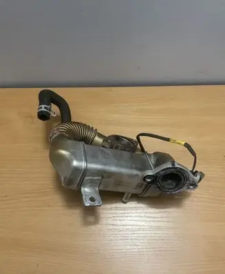 Renault Trafic III (X82) EGR valve cooler 147350678R