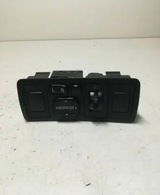 Toyota Avensis T250 Wing mirror switch 183575