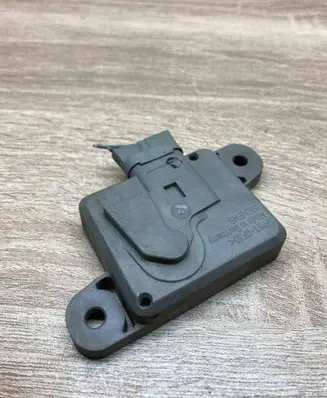 Opel Vectra B Airbag deployment crash/impact sensor 24435972 5WK43039 USED