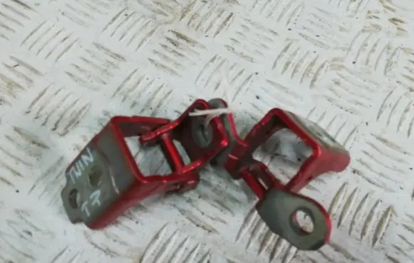 Renault Twingo III Rear door lower hinge