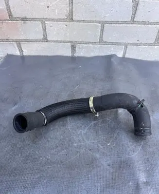 Engine coolant pipe/hose