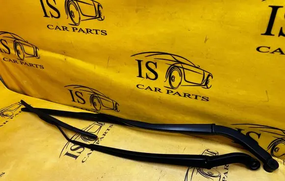 Toyota RAV 4 (XA50) Front wiper blade arm