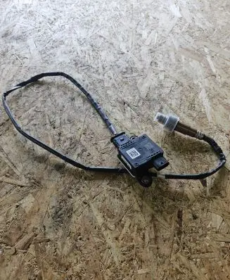 Volkswagen PASSAT B8 Lambda probe sensor 05L906261B 0281007700