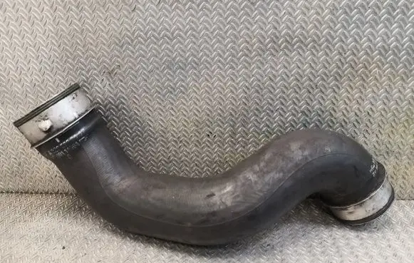 Mercedes-Benz S W220 Intercooler hose/pipe 2205280682