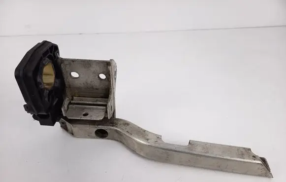 BMW 5 F10 F11 Radiator mount bracket 7575247 7186513 7207151