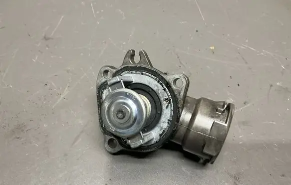 Mercedes-Benz ML W164 Thermostat/thermostat housing A6422000215