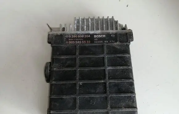 Mercedes-Benz E W124 Engine control unit/module 0280800204 0055455532