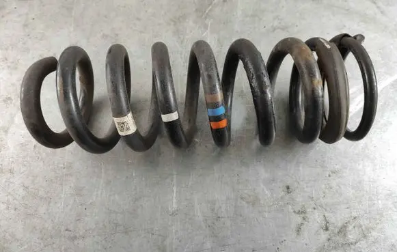 Jaguar F-Pace Rear coil spring T4A13796