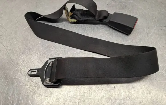Mercedes-Benz C W202 Rear seatbelt 2028600085