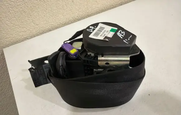 Audi A3 S3 8P Front seatbelt 8P4857706C