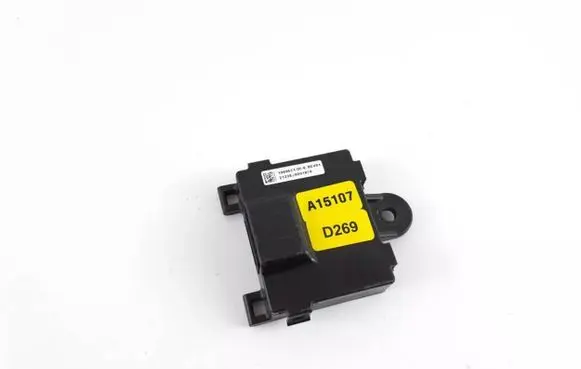 Tesla Model S Door control unit/module 106965100E 1069651-00-E 2122EJ0001876
