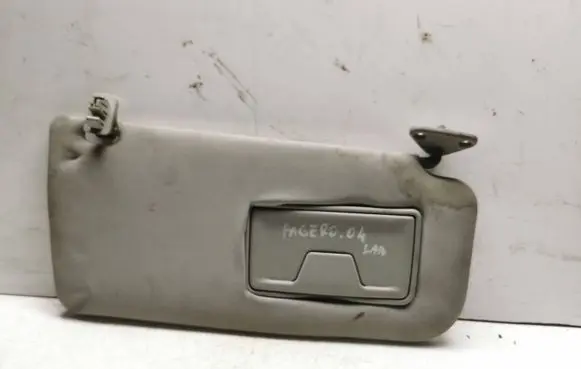 Mitsubishi Pajero Sun visor