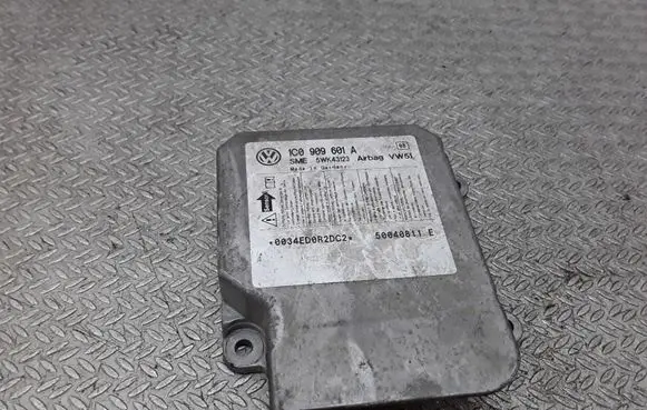 Skoda Fabia Mk1 (6Y) Airbag control unit/module 1C0909601A 5WK43123