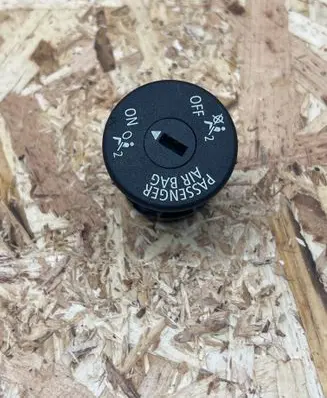 Passenger airbag on/off switch
