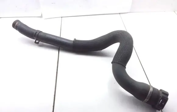 Peugeot 308 Engine coolant pipe/hose 2050