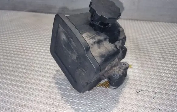 Mercedes-Benz Vito Viano W639 Power steering pump 0064661501