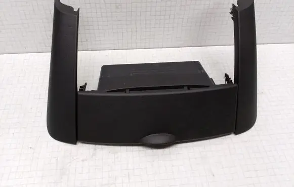 KIA Ceed Glove box 847701H000