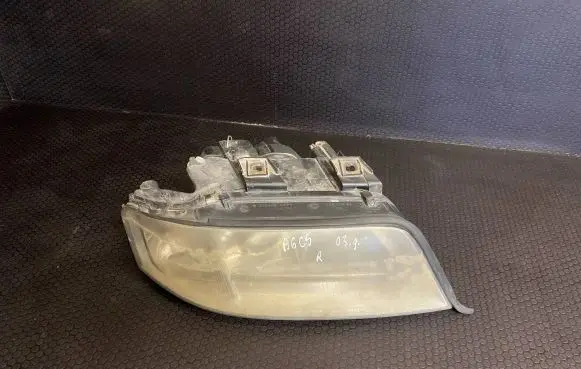 Audi A6 S6 C5 4B Headlight/headlamp 14847400