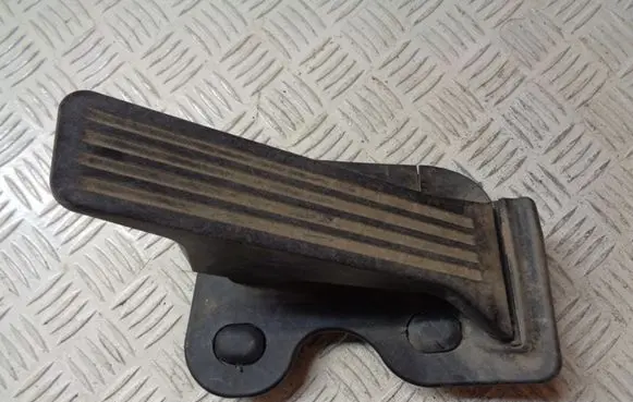 Mazda 2 Accelerator throttle pedal GHP941600C