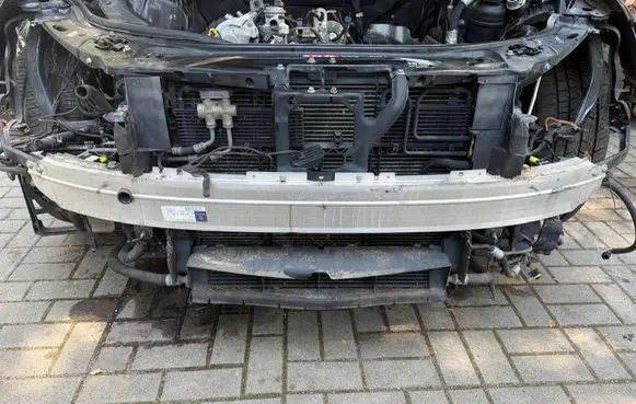 Mercedes-Benz S W221 Radiator support slam panel