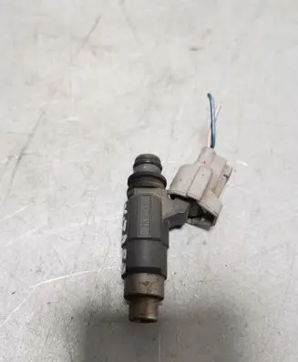 Suzuki Grand Vitara I Fuel injector 770013F