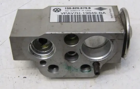 Volkswagen Up Air conditioning (A/C) expansion valve 1S0820679B