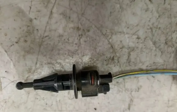 Suzuki Grand Vitara I Intake air temperature sensor 1704006010 04B10