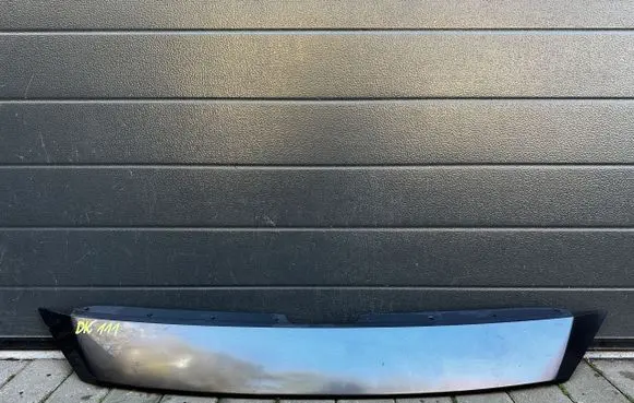 Rear bumper trim bar molding