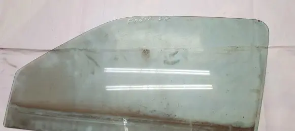 Ford Fiesta Front door window glass four-door