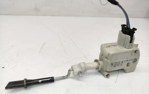 Volkswagen Touran I Central locking motor 1T0810773 HL0754659 380959782