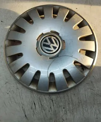 Volkswagen Sharan R16 wheel hub/cap/trim 7M7601147E