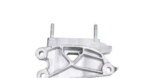Opel Mokka B Engine mount bracket 9826533880
